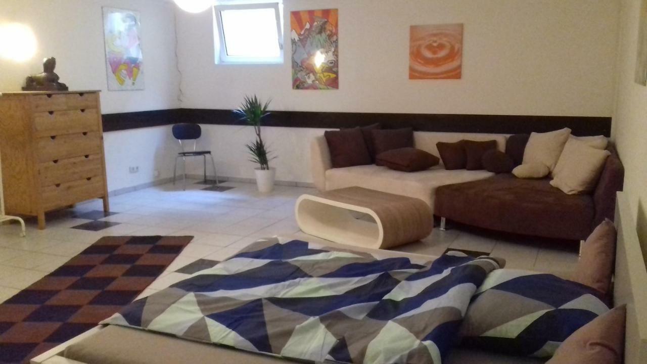 White House 'privatzimmer' * City Airport Mannheim