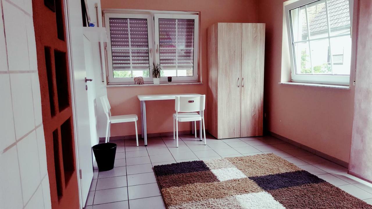 White House 'privatzimmer' * City Airport Mannheim