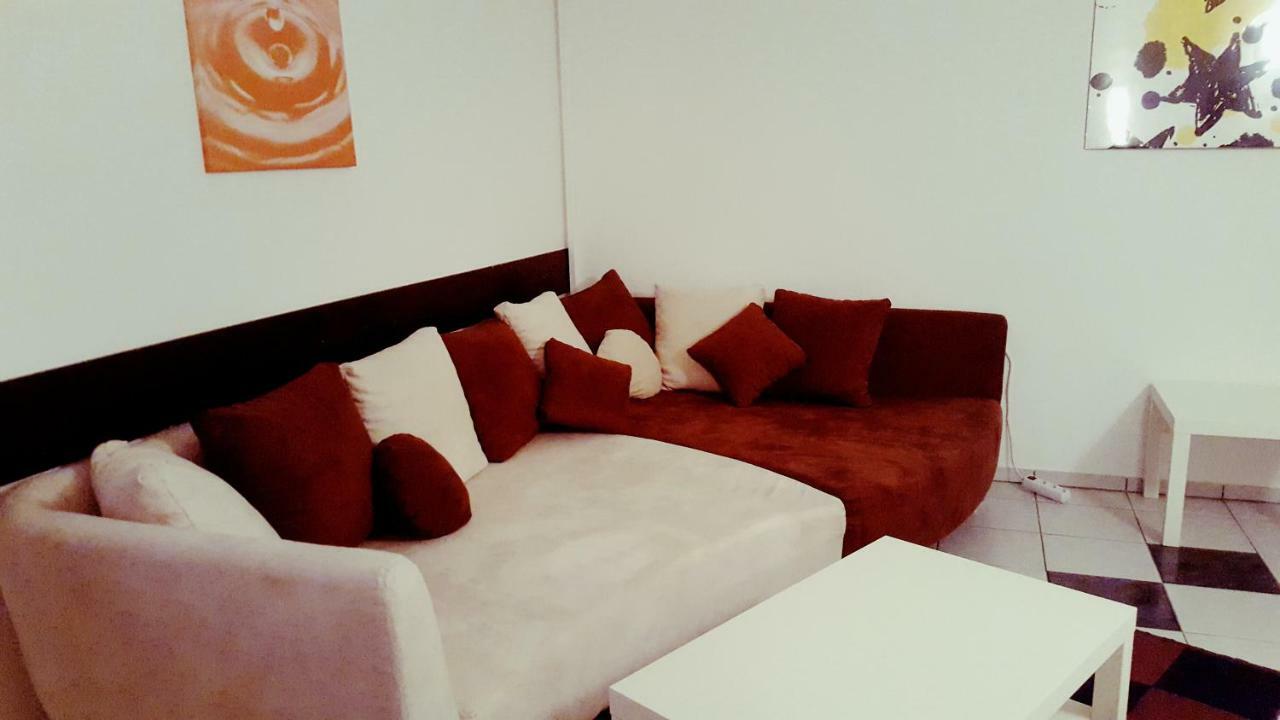 White House 'privatzimmer' * City Airport Mannheim