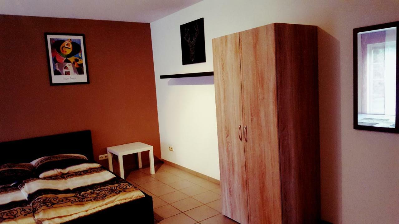 White House 'privatzimmer' * City Airport Mannheim