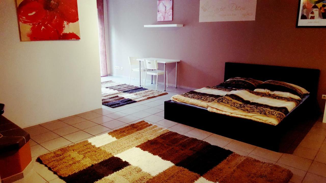 White House 'privatzimmer' * City Airport Mannheim
